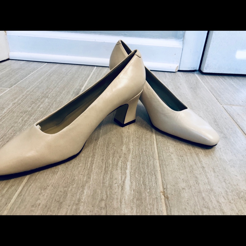 Liz Claiborne Beige Chunky Heels